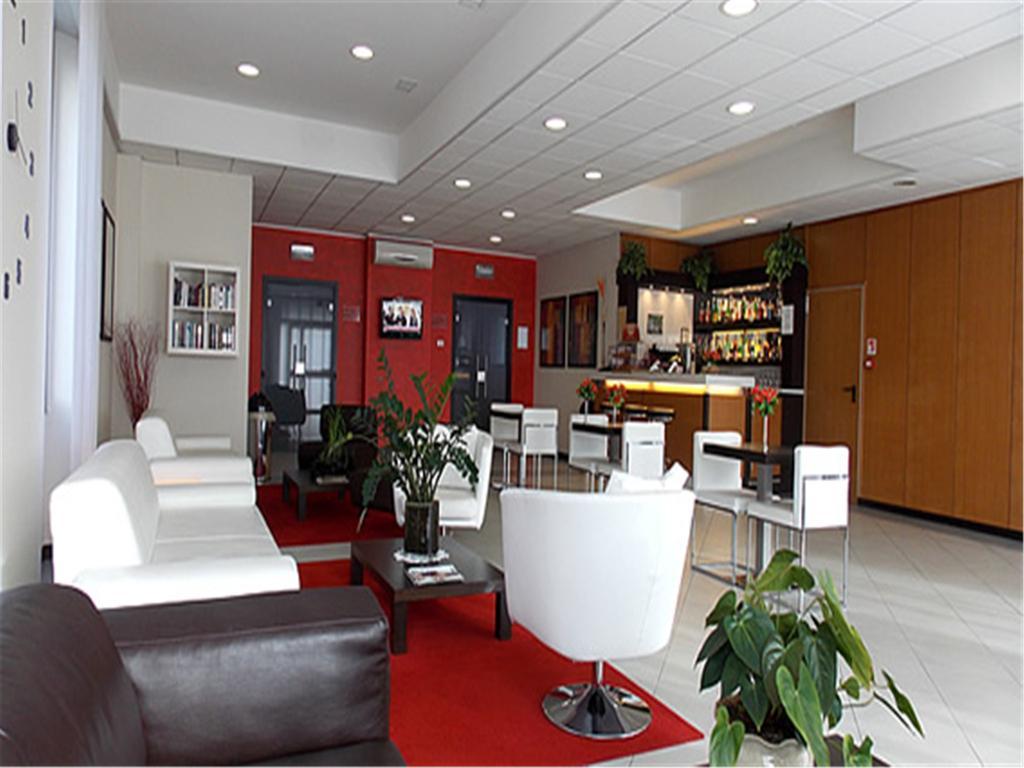 Hotel David Sesto Calende Bagian luar foto