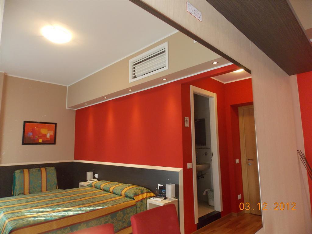 Hotel David Sesto Calende Bagian luar foto