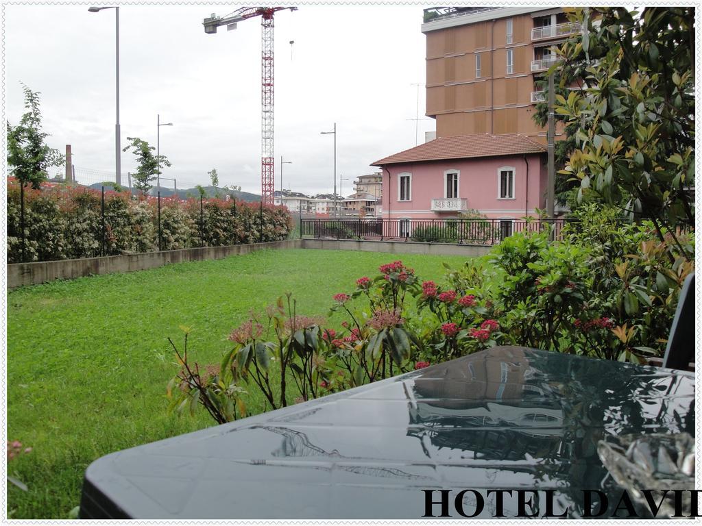 Hotel David Sesto Calende Bagian luar foto